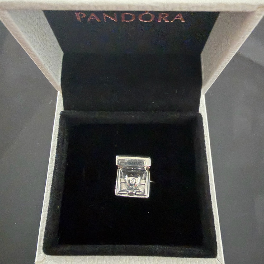 RETIRED 2014 Pandora Club Charm Limited Edition and VERY rare and collectible.